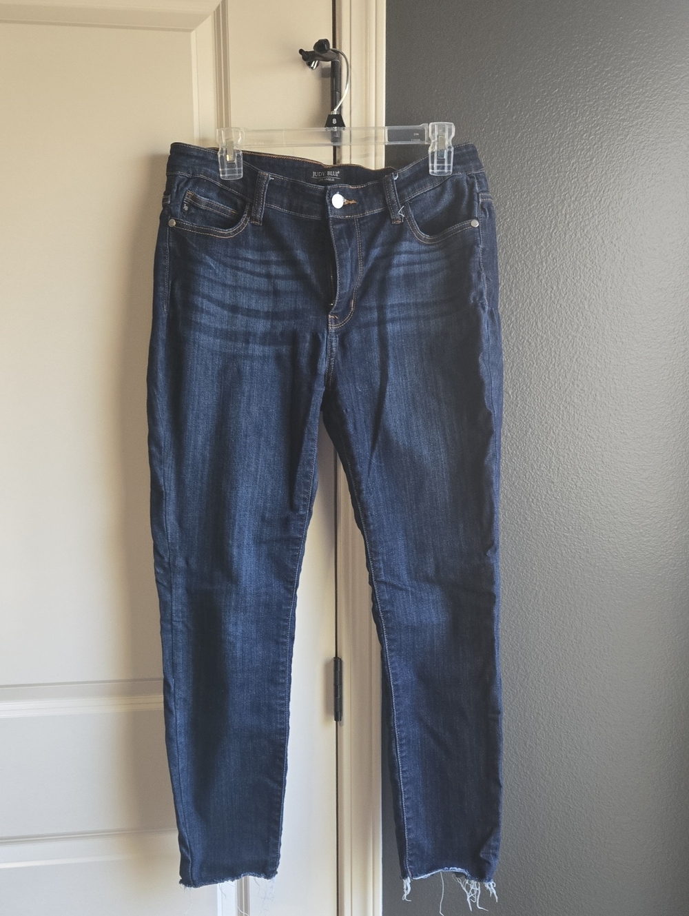 Judy Blue Mid-Rise Skinny Fit Raw Hem Jeans NWT Size 30
